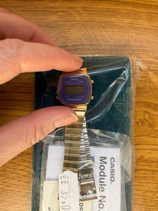 Reloj Casio Digital Dorado Morado