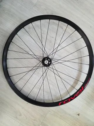 Roda Dianteira Roval Traverse 29