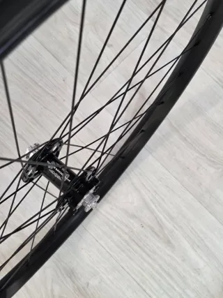 Roda Dianteira Roval Traverse 29