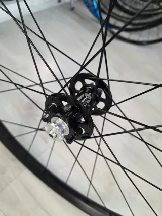 Roda Dianteira Roval Traverse 29