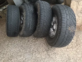 Neumáticos Michelin Latitude con llantas