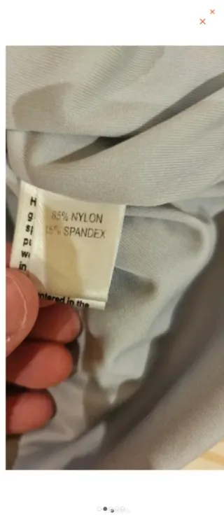 Vestido mini plateado con pedrería