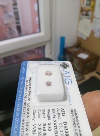 2 Diamantes AIG VVS2-SI1 Marrón/Rosa 0.43 Cts