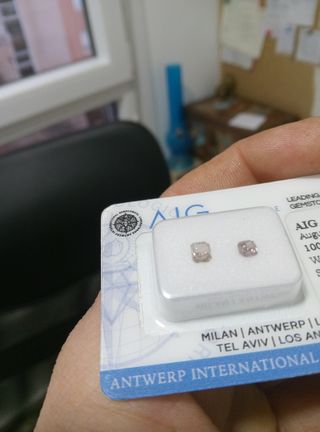 2 Diamantes AIG VVS2-SI1 Marrón/Rosa 0.43 Cts