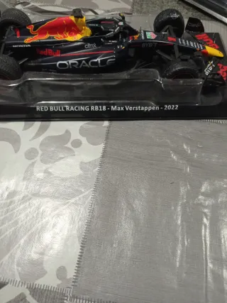 Coches F1 Red Bull y Mercedes