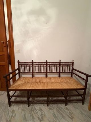 5 sillas y 1 sillon de enea torneadas con mesa