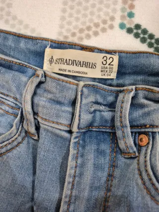 Pantalón flare vaquero azul