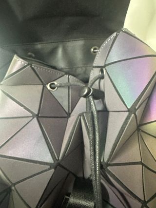 Mochila geométrica holográfica reflectante grande