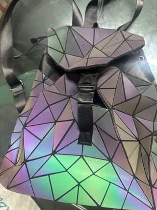 Mochila geométrica holográfica reflectante grande