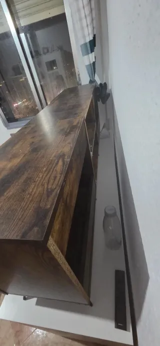 Mesa TV madera oscura