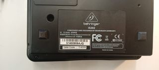 Behringer iStudio iS202 Negro