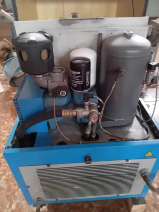 Compresor de tornillo CompAir 22kW