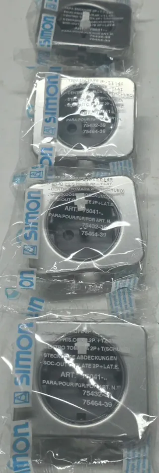 Simon 75 Tapa Enchufe 2P+T.T. LAT