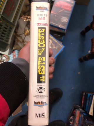 VHS Al Este del Oeste - Western Español