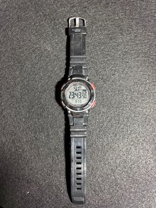 Reloj Outdoor Gear Negro y Rojo