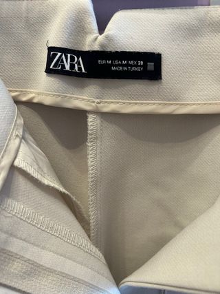 Pantalón Zara Talla M Beige Pinzas