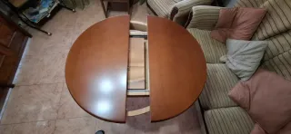 Mesa redonda madera patas torneadas