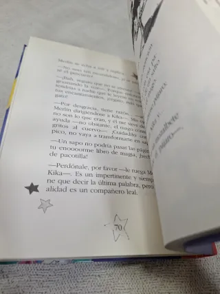 Kika Superbruja y la espada mágica (Spanish Edi...