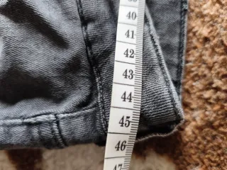 Mom fit jeans grises rotos talla 46