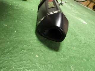 Tubo de escape Akrapovič universal