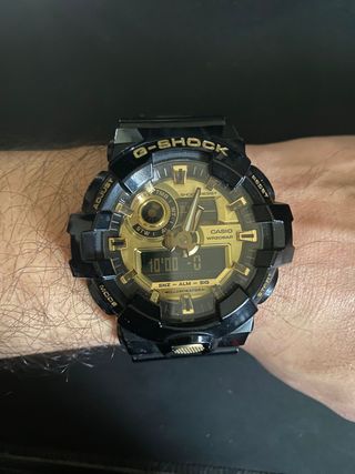 Casio G-Shock Negro y Dorado