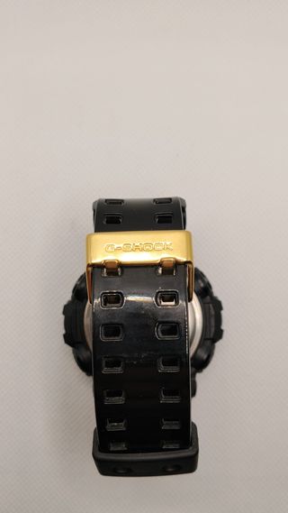 Casio G-Shock Negro y Dorado