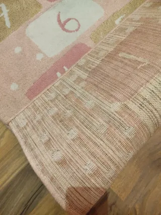 Alfombra infantil con números y arcoíris