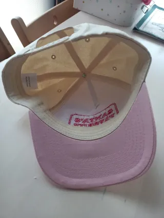 Gorra beige y rosa