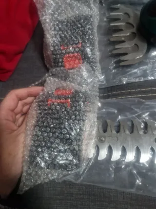 Cortasetos y cortacésped eléctrico