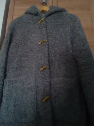 Chaquetón gris Pull and Bear mujer