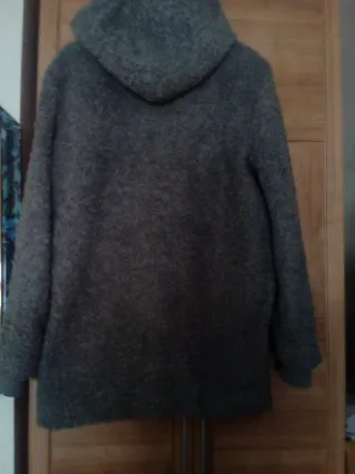 Chaquetón gris Pull and Bear mujer