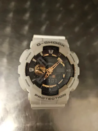 Casio G-Shock GA-110 Blanco y Dorado