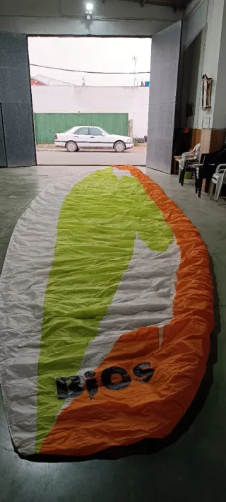 Parapente Wintech Bios con test de porosidad