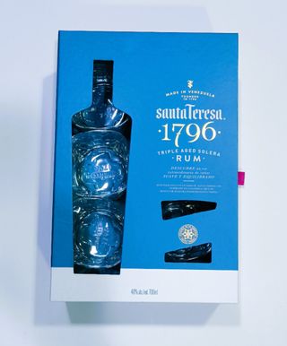 Caja 6 Vasos Ron Santa Teresa 1796