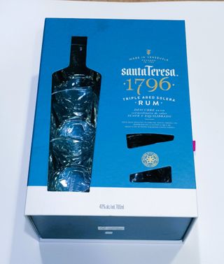 Caja 6 Vasos Ron Santa Teresa 1796