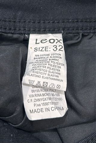 Pantalón corto negro Leox