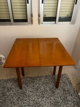 Mesa madera  con 1 cajón. Extensible tipo libro