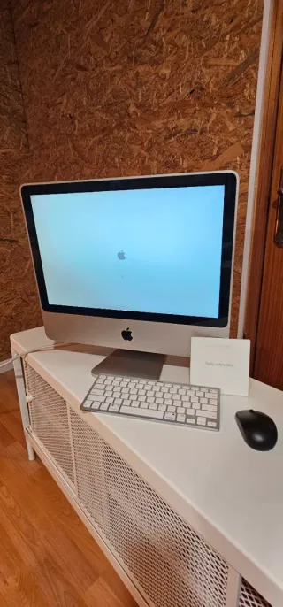 iMac Apple 20 con tastiera e mouse 4Gb RAM