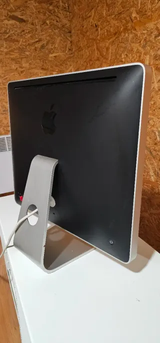 iMac Apple 20 con tastiera e mouse 4Gb RAM