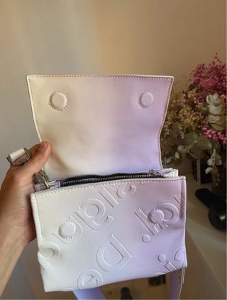 Bolso Desigual blanco y lila