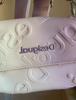 Bolso Desigual blanco y lila