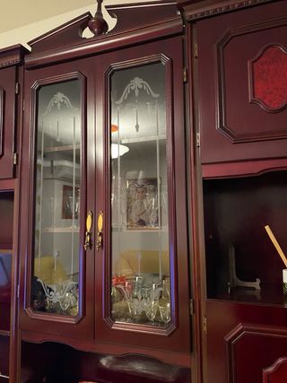 Mueble de salón madera y cristal