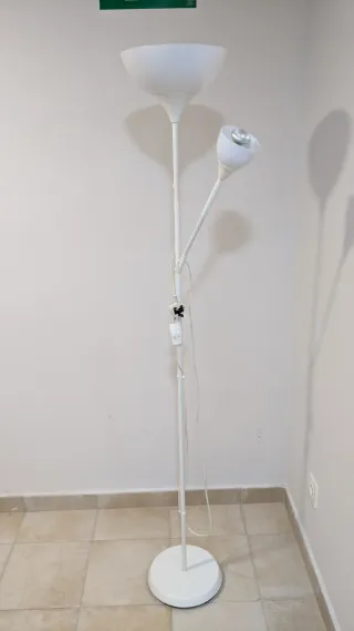 Ikea Lámpara de pie blanca