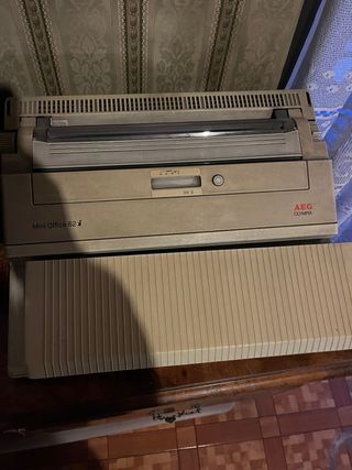Máquina de escribir AEG Olympia Mini Office 62