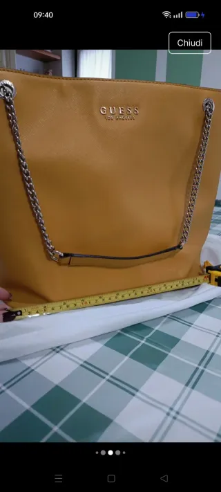 Borsa a spalla Guess Gialla