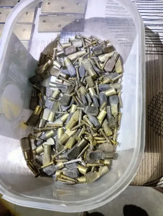 Herrajes de latón antiguos