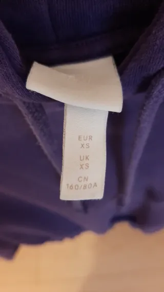 Sudadera Morada con capucha