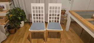 Mesa de comedor de madera y cristal