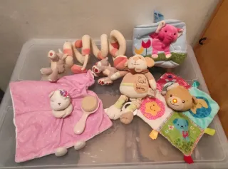 Cuna, colchón y complementos