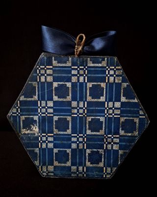 Antiguo relicario Inmaculado Corazón de María